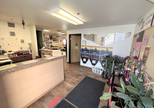 Warehouse For Lease-3005 W 29th St, Unit E, Greeley, CO - Reception Desk