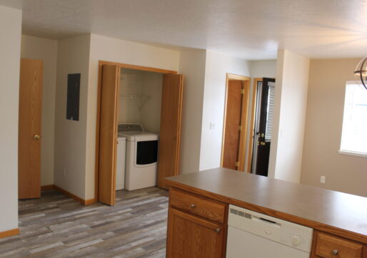 For Lease-919 44th Ave Ct, Unit I, Greeley, CO - Main Floor Washer Dryer Units