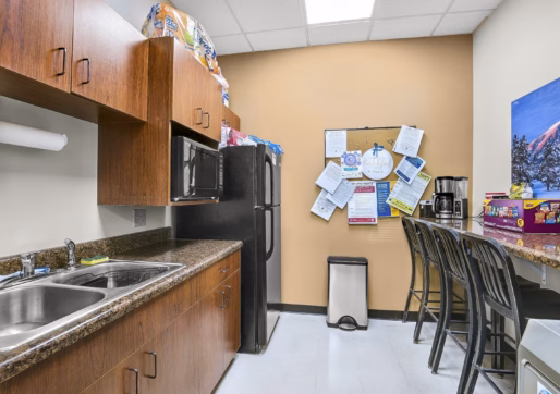 Suite 125 - Kitchenette