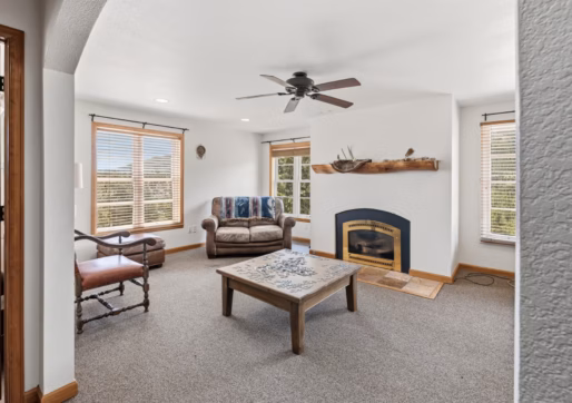 For Lease-15747 State Highway 7, Lyons, CO-The Main Lodge-Bedroom Seating Area